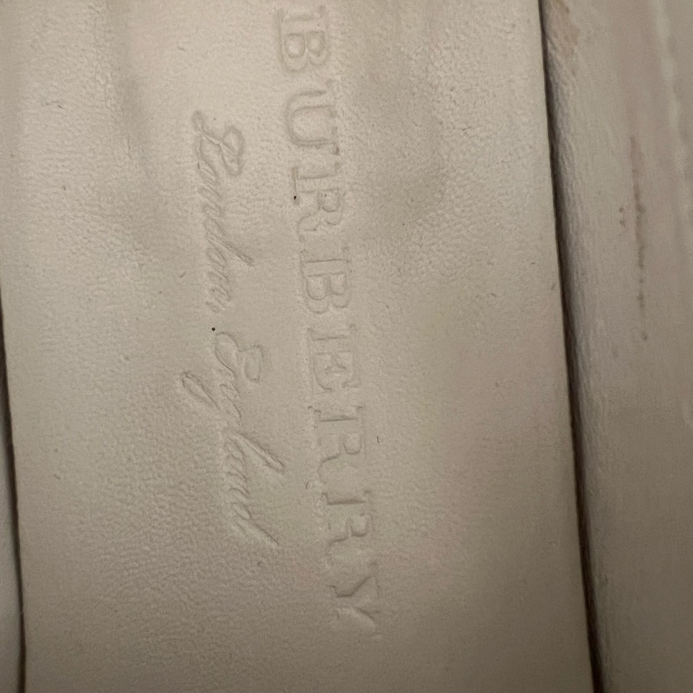 Burberry White Leather Chain Loafers - Picture 6 of 7